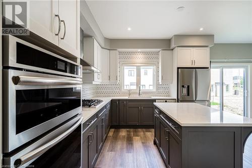 219 Klein Circle, Hamilton, ON - Indoor Photo Showing Kitchen With Double Sink With Upgraded Kitchen