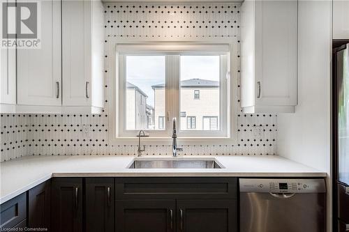 219 Klein Circle, Hamilton, ON - Indoor Photo Showing Kitchen