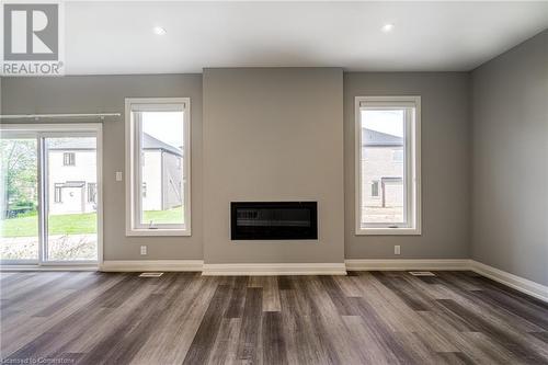 219 Klein Circle, Hamilton, ON - Indoor Photo Showing Living Room