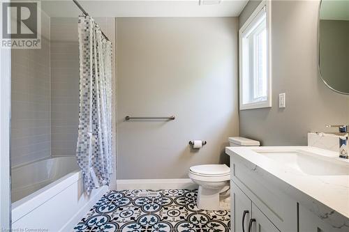 219 Klein Circle, Hamilton, ON - Indoor Photo Showing Bathroom