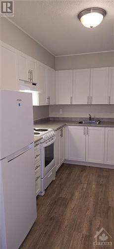 1435 Morisset Avenue Unit#012, Ottawa, ON - Indoor Photo Showing Kitchen