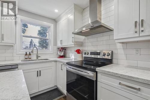 177 Fairfield Avenue, Hamilton, ON - Indoor Photo Showing Kitchen With Upgraded Kitchen