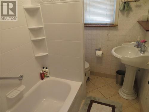 174 Patterson Street, Sudbury, ON - Indoor Photo Showing Bathroom