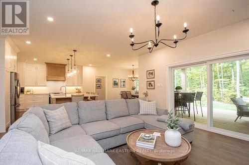 14 Rory Drive, Smith-Ennismore-Lakefield, ON - Indoor Photo Showing Living Room