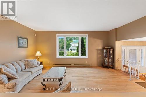 80 Bridge Street W, Trent Hills (Campbellford), ON - Indoor Photo Showing Living Room