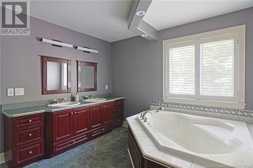 21 Selkirk Crescent, Fredericton, NB - Indoor Photo Showing Bathroom