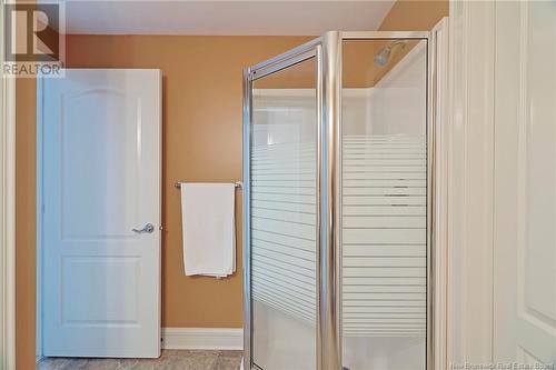 21 Selkirk Crescent, Fredericton, NB - Indoor Photo Showing Bathroom