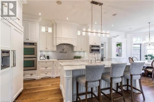 18 Crescent Place, Cambridge, ON - Indoor Photo Showing Kitchen With Upgraded Kitchen