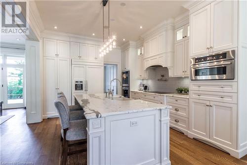 18 Crescent Place, Cambridge, ON - Indoor Photo Showing Kitchen With Upgraded Kitchen