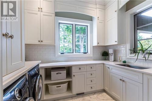 18 Crescent Place, Cambridge, ON - Indoor Photo Showing Laundry Room