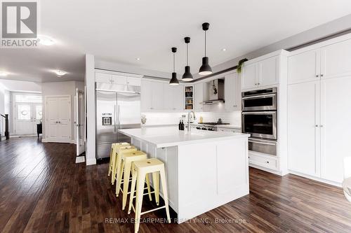 66 Sexton Crescent, Hamilton, ON - Indoor Photo Showing Kitchen With Upgraded Kitchen