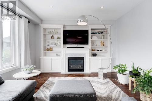 66 Sexton Crescent, Hamilton, ON - Indoor Photo Showing Living Room With Fireplace