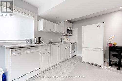 66 Sexton Crescent, Hamilton, ON - Indoor Photo Showing Kitchen