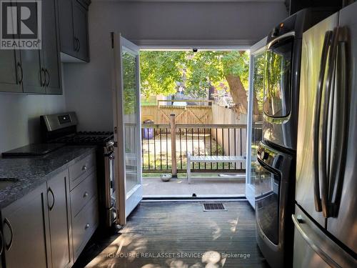 30 Mars Avenue, Hamilton, ON - Indoor Photo Showing Kitchen