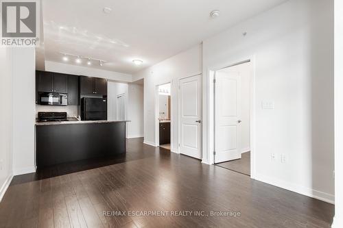 601 - 85 Robinson Street, Hamilton, ON - Indoor Photo Showing Kitchen