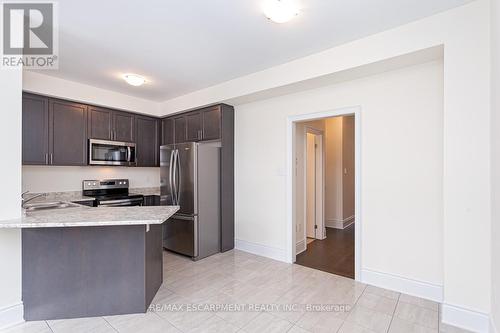 35 Jell Street, Guelph, ON - Indoor Photo Showing Kitchen With Stainless Steel Kitchen