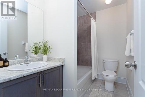 35 Jell Street, Guelph, ON - Indoor Photo Showing Bathroom