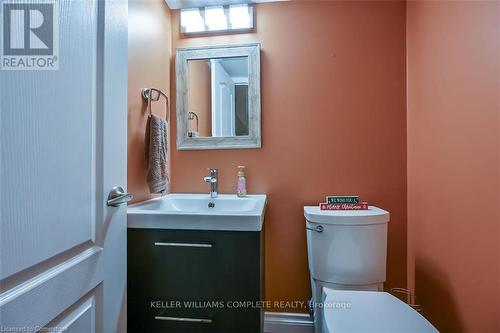 35 Willowbanks Terrace, Hamilton, ON - Indoor Photo Showing Bathroom