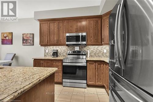 35 Willowbanks Terrace, Hamilton, ON - Indoor Photo Showing Kitchen