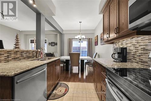 35 Willowbanks Terrace, Hamilton, ON - Indoor Photo Showing Kitchen With Double Sink With Upgraded Kitchen