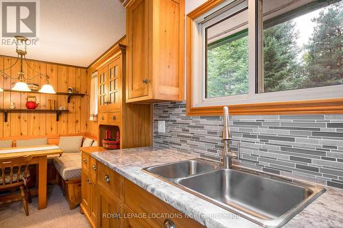 187 Bay Street E, Blue Mountains, ON - Indoor Photo Showing Kitchen With Double Sink