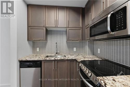 1705 - 179 Metcalfe Street, Ottawa, ON - Indoor Photo Showing Kitchen With Upgraded Kitchen