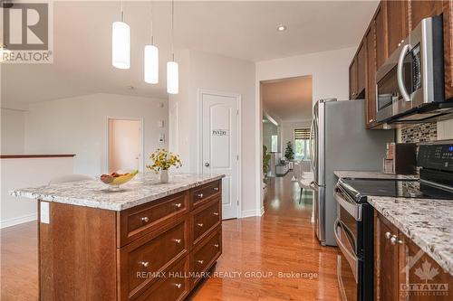 107 Mangrove Crescent, Ottawa, ON - Indoor Photo Showing Kitchen With Upgraded Kitchen