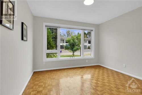 42 Grady Crescent, Ottawa, ON - Indoor Photo Showing Other Room