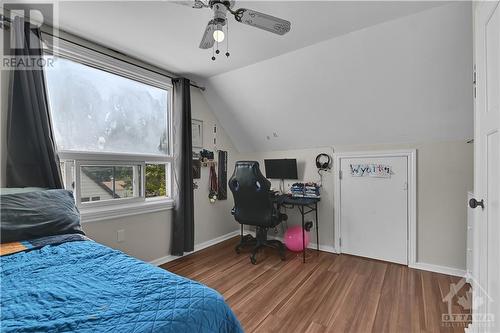 40 Pine Street, Smiths Falls, ON - Indoor Photo Showing Bedroom