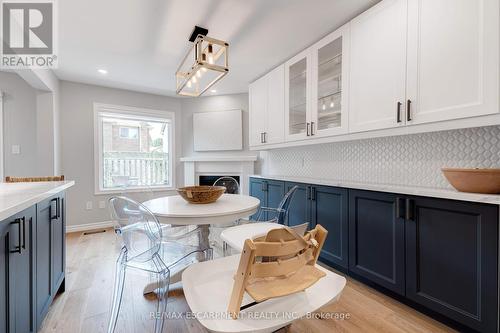 19 Wakefield Lane, Hamilton, ON - Indoor Photo Showing Dining Room