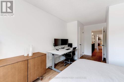 19 Wakefield Lane, Hamilton, ON - Indoor Photo Showing Bedroom