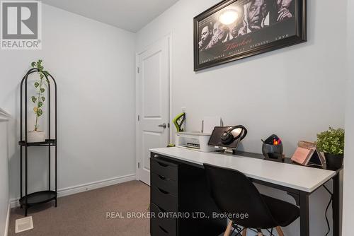 18 Viger Drive, Welland, ON - Indoor Photo Showing Office