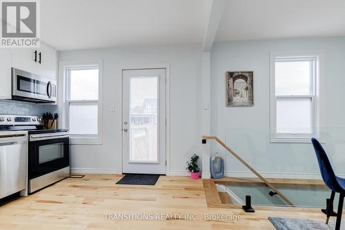 653 Upper Wellington Street, Hamilton, ON - Indoor Photo Showing Kitchen