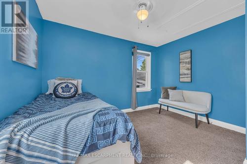 832 Pine Street, Haldimand, ON - Indoor Photo Showing Bedroom