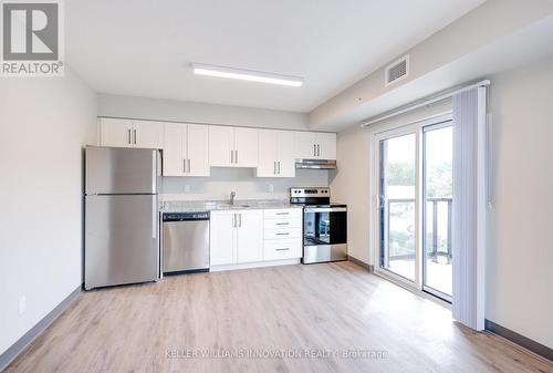 406 - 595 Strasburg Road, Waterloo, ON - Indoor Photo Showing Kitchen