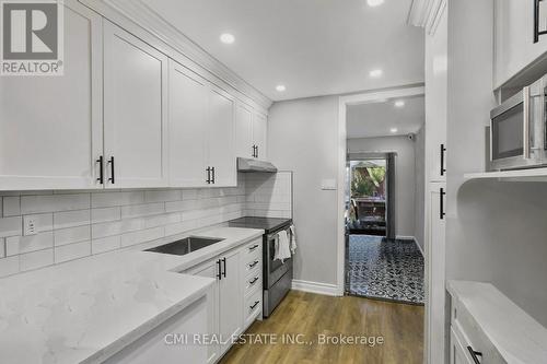 1226 Wigle Avenue, Windsor, ON - Indoor Photo Showing Kitchen With Upgraded Kitchen