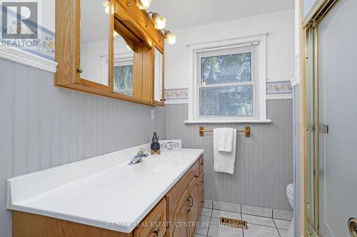 9 Dundas Street E, Erin, ON - Indoor Photo Showing Bathroom