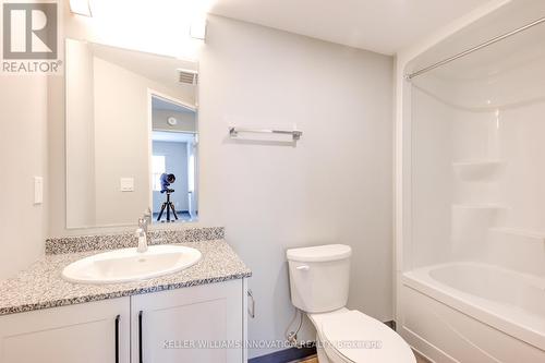 506 - 595 Strasburg Road, Waterloo, ON - Indoor Photo Showing Bathroom