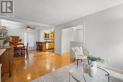 119 Wheatfield Crescent, Kitchener, ON - Indoor Photo Showing Living Room