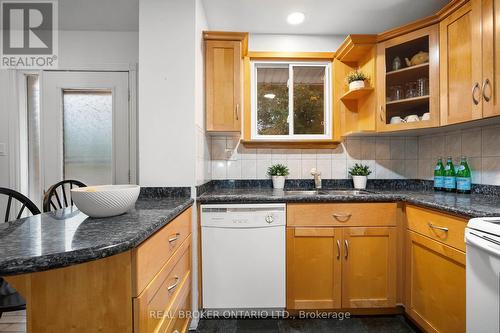 119 Wheatfield Crescent, Kitchener, ON - Indoor Photo Showing Kitchen