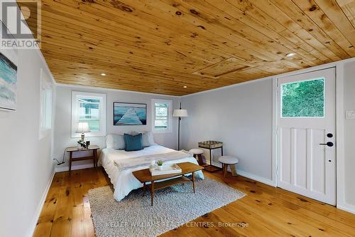 144 Ball Point Road, Kawartha Lakes, ON - Indoor Photo Showing Bedroom