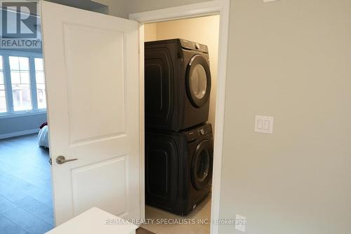 22 Bur Oak Drive, Thorold, ON - Indoor Photo Showing Laundry Room