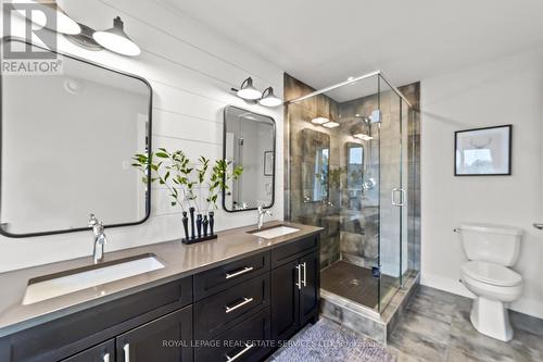 106 Sycamore Street, Blue Mountains, ON - Indoor Photo Showing Bathroom