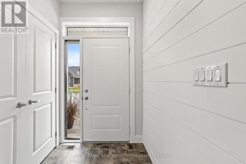 106 Sycamore Street, Blue Mountains, ON - Indoor Photo Showing Other Room