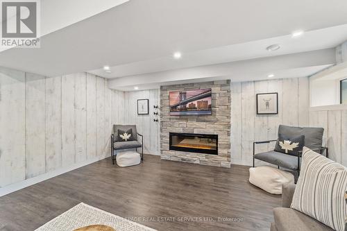 106 Sycamore Street, Blue Mountains, ON - Indoor Photo Showing Living Room With Fireplace