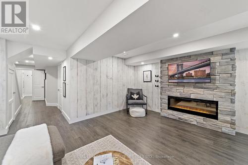 106 Sycamore Street, Blue Mountains, ON - Indoor Photo Showing Living Room With Fireplace