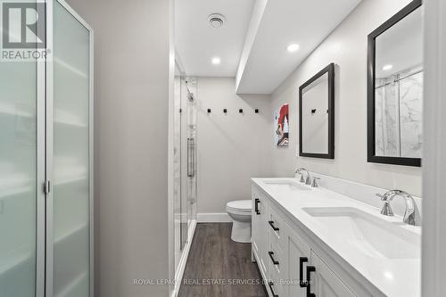 106 Sycamore Street, Blue Mountains, ON - Indoor Photo Showing Bathroom