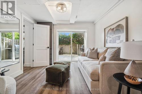 23 - 30 Green Valley Drive, Kitchener, ON - Indoor Photo Showing Living Room