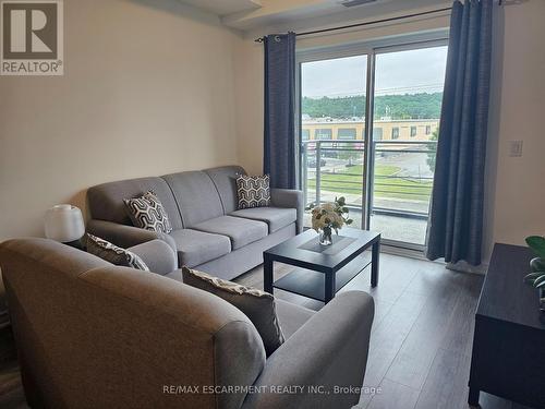 308 - 121 Highway 8 N, Hamilton, ON - Indoor Photo Showing Living Room