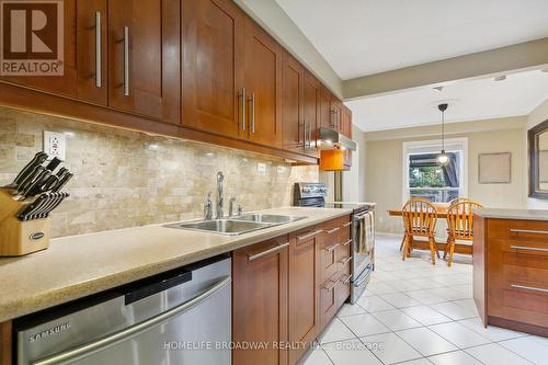 4253 Shelby Crescent, Mississauga, ON - Indoor Photo Showing Kitchen With Double Sink